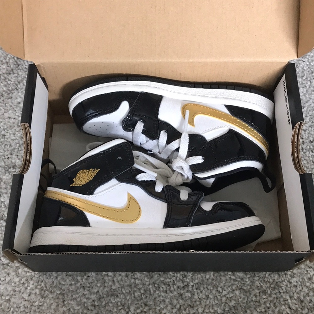 Jordan 1 Mid SE